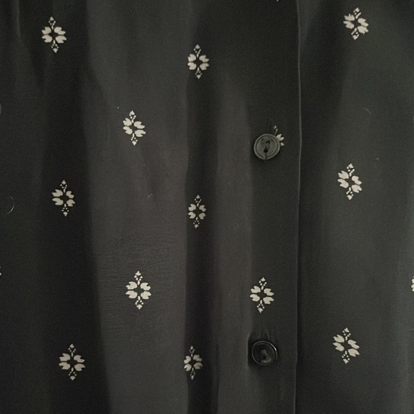 Black button up blouse with flower pattern - Picture 4 of 4